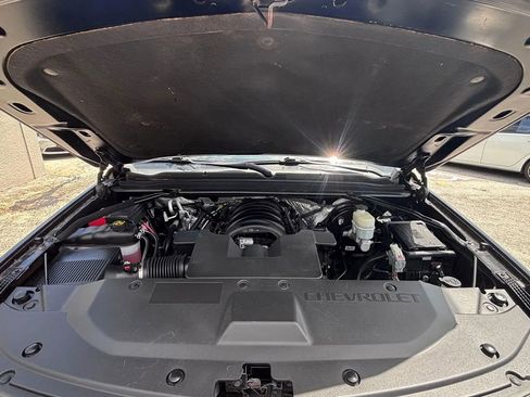 Used 2018 Chevrolet Suburban LT RWD image 20