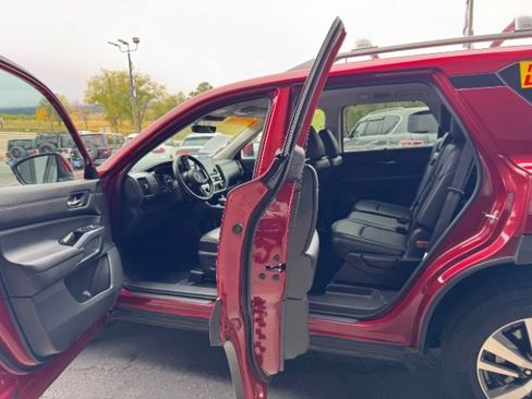 Used 2023 Nissan Pathfinder SL image 10