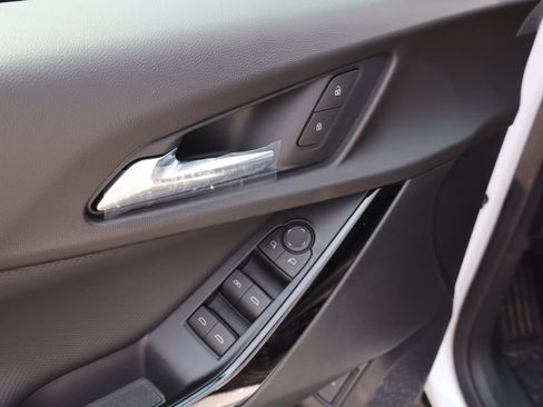 New 2027 Chevrolet Equinox LT w/ Convenience Package II FWD image 6