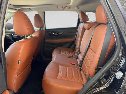 Used 2018 Nissan Rogue SL w/ Premium Package FWD image 26
