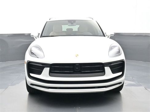 Used 2024 Porsche Macan image 25