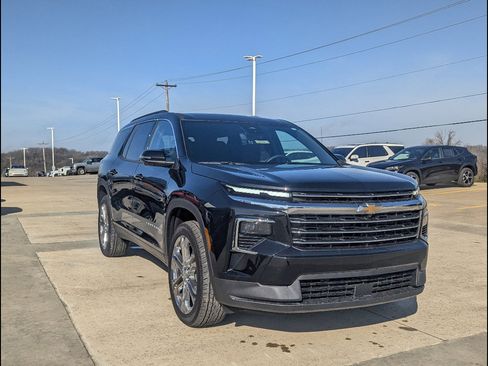 New 2026 Chevrolet Traverse LT w/ Driver Confidence Package image 5