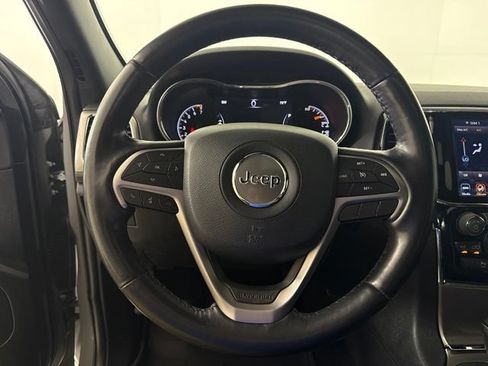 Used 2020 Jeep Grand Cherokee Altitude AWD/4WD image 27