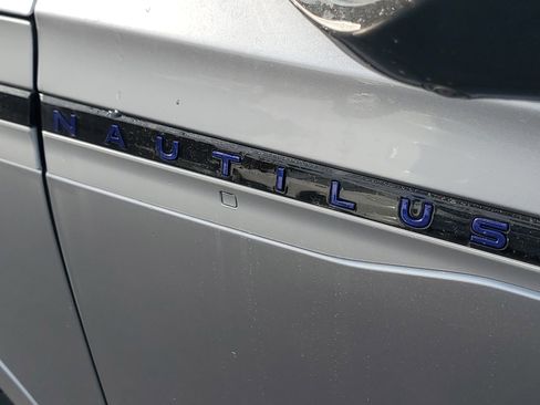 New 2026 Lincoln Nautilus Reserve image 7