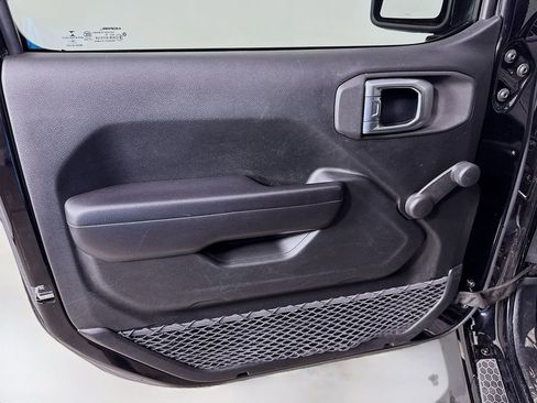 Used 2018 Jeep Wrangler Sport image 14