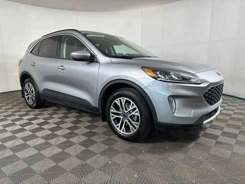 Used 2022 Ford Escape SEL w/ Class II Trailer Tow Package image 2