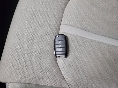 Used 2017 Kia Optima LX FWD image 32