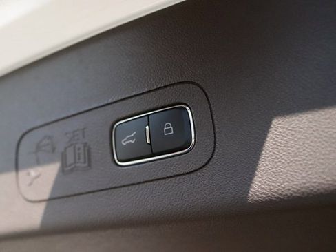 Used 2022 Lincoln Aviator Reserve w/ Equipment Group 201A image 18