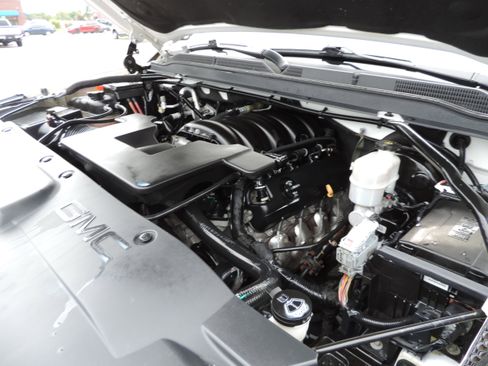 Used 2019 GMC Yukon XL SLT image 26