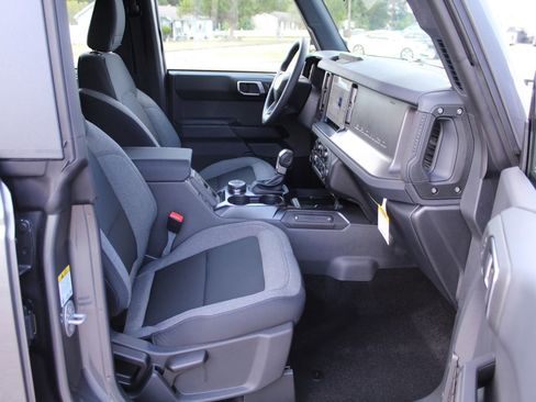 New 2025 Ford Bronco 4-Door AWD/4WD image 16