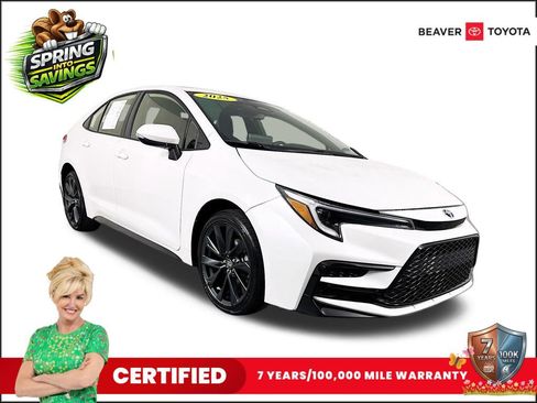 Used 2025 Toyota Corolla SE w/ SE Premium Package image 1
