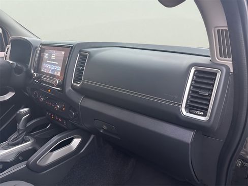 Used 2023 Nissan Frontier SV w/ SV Convenience Package image 16