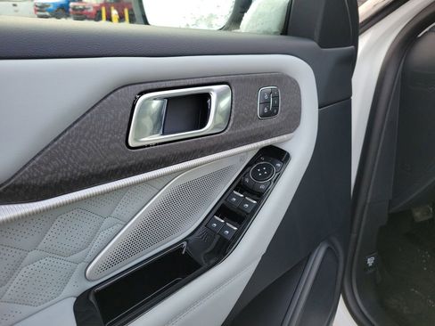 New 2026 Ford Explorer Platinum w/ LUX Leather Package image 19