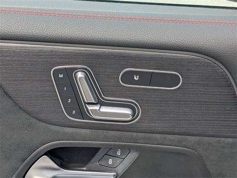 Used 2025 Mercedes-Benz EQB 250+ image 23