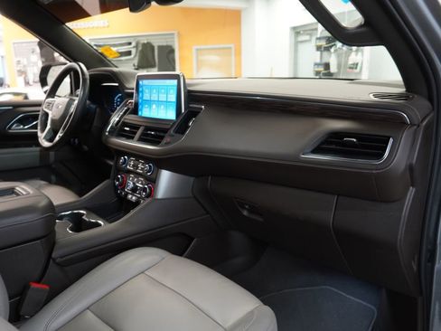 Used 2022 Chevrolet Tahoe Z71 w/ Z71 Off-Road Package AWD/4WD image 42