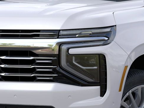 New 2025 Chevrolet Suburban Premier w/ Sun And Tow Package AWD/4WD image 34