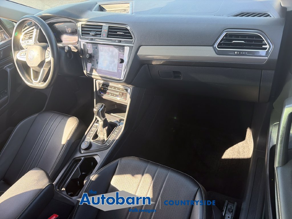 Certified 2023 Volkswagen Tiguan SE w/ Panoramic Sunroof Package AWD/4WD image 27