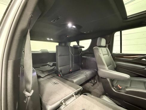 Used 2022 Cadillac Escalade ESV Premium Luxury AWD/4WD image 46
