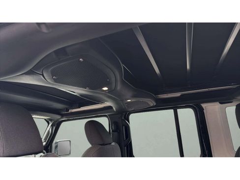 Used 2025 Jeep Wrangler Sahara w/ Safety Group image 23