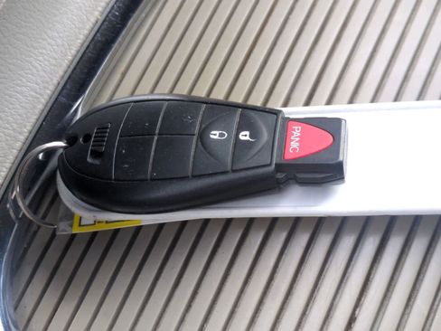 Used 2013 Dodge Grand Caravan SXT image 34