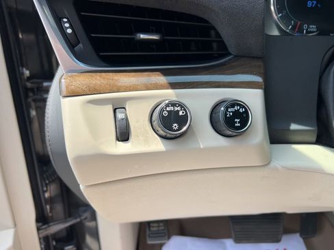 Used 2020 Cadillac Escalade ESV Luxury AWD/4WD image 36