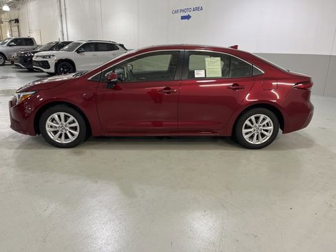 Used 2026 Toyota Corolla XLE image 5