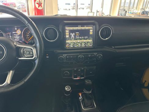 Used 2019 Jeep Wrangler Unlimited Sahara w/ Uconnect 4C Nav & Sound Group image 12