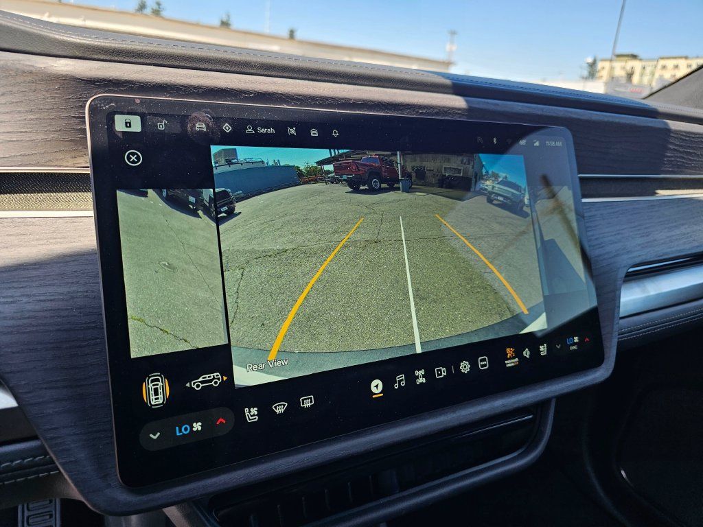 Used 2025 Rivian R1S Adventure Dual AWD/4WD image 30
