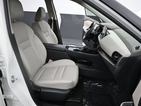 Used 2023 Nissan Rogue SV w/ SV Premium B Package FWD image 29