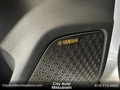 New 2025 Mitsubishi Outlander SE image 13