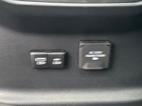 Used 2024 Toyota Tundra Limited image 25