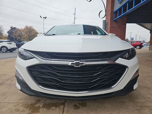 Used 2023 Chevrolet Malibu LT image 11