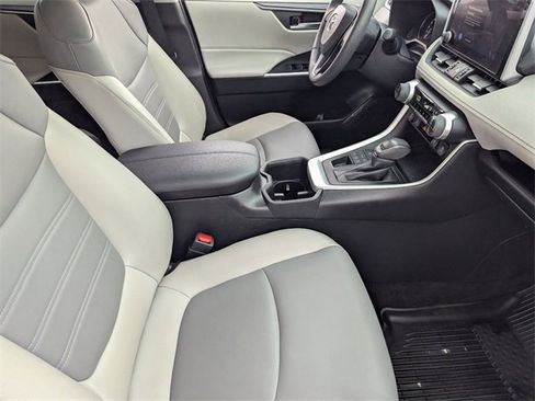 Used 2023 Toyota RAV4 XLE Premium image 11