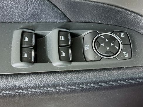 Used 2018 Ford Explorer XLT w/ Equipment Group 202A AWD/4WD image 15