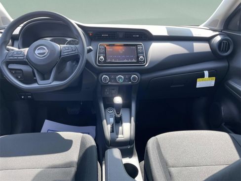 New 2025 Nissan Kicks Play S image 8