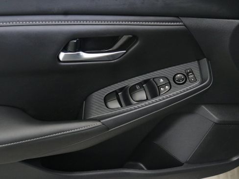 Used 2025 Nissan Sentra SV image 21