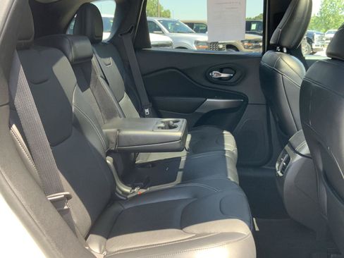 Used 2021 Jeep Cherokee Limited w/ Elite Package AWD/4WD image 59