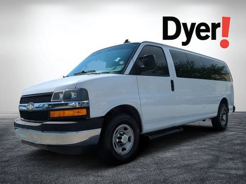 Used 2019 Chevrolet Express 3500 LT w/ LT Preferred Equipment Group RWD image 9