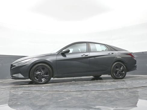 Used 2023 Hyundai Elantra SEL image 41