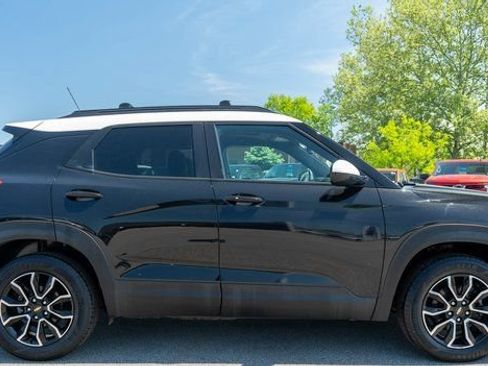Used 2021 Chevrolet TrailBlazer ACTIV w/ Sun and Liftgate Package AWD/4WD image 5