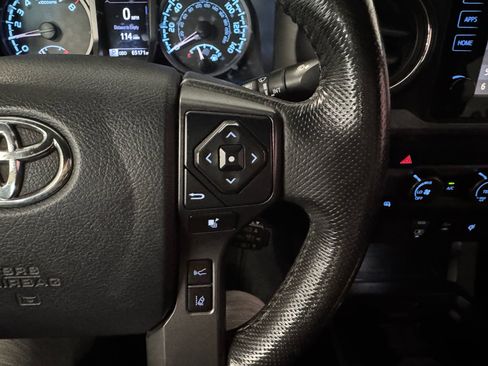 Used 2019 Toyota Tacoma TRD Off-Road image 25