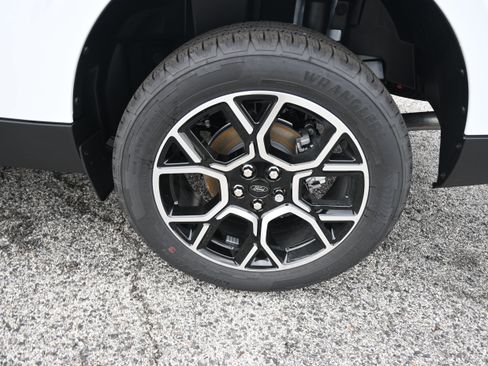 New 2026 Ford Maverick Lariat AWD/4WD image 13
