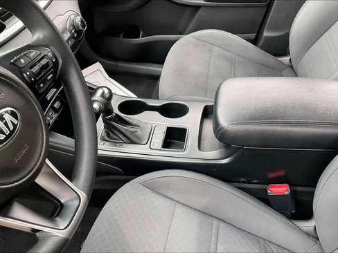 Used 2017 Kia Sorento AWD image 20