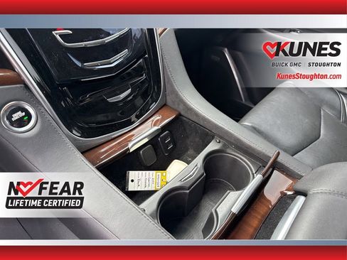 Used 2020 Cadillac Escalade Premium Luxury image 31