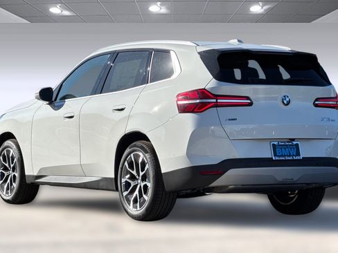 Used 2026 BMW X3 xDrive30 w/ Premium Package image 3