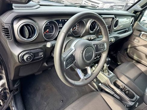 Used 2023 Jeep Gladiator Overland AWD/4WD image 10