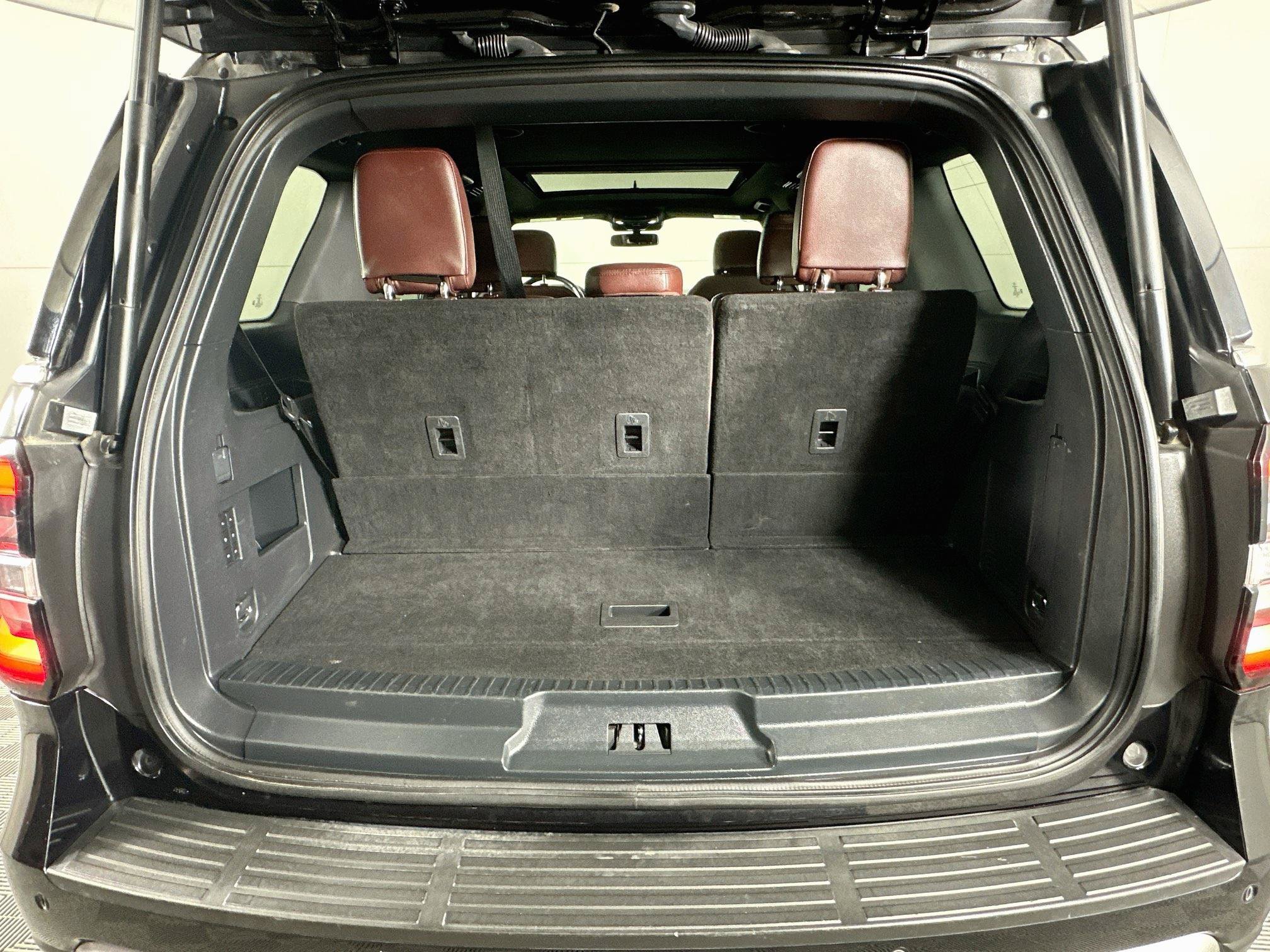 Used 2024 Ford Expedition Limited RWD image 32
