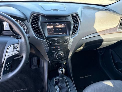 Used 2017 Hyundai Santa Fe Sport FWD image 8