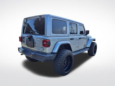 Used 2019 Jeep Wrangler Unlimited Sahara AWD/4WD image 7