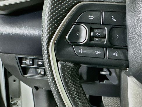 Used 2025 Toyota Tundra SR5 w/ SR5 Premium Package AWD/4WD image 16